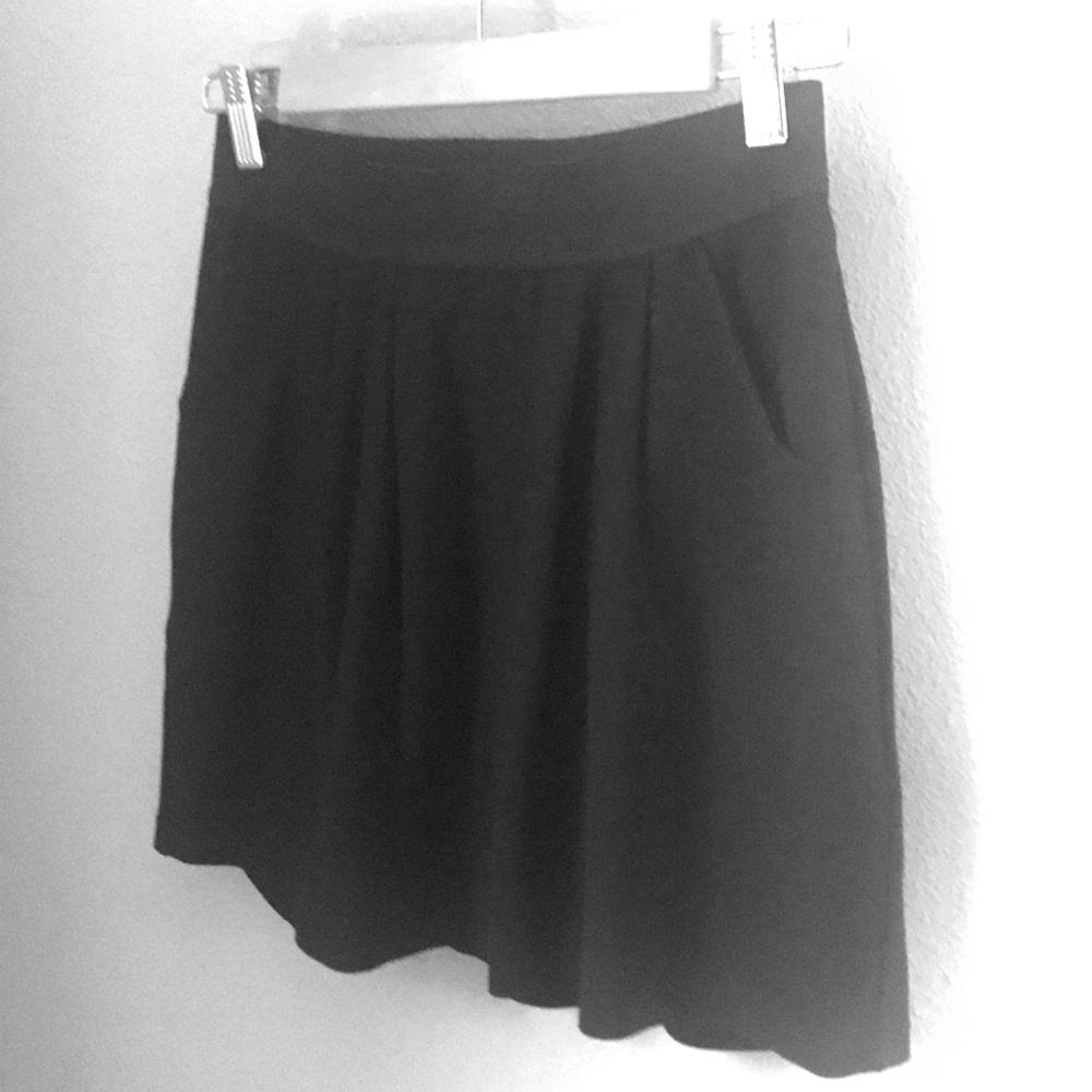 Jersey Knit Pocketed Skirt